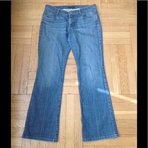 Elie Tahari beautiful flare style jeans**12